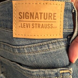 Levi Strauss Women’s Jeans Sz 16
